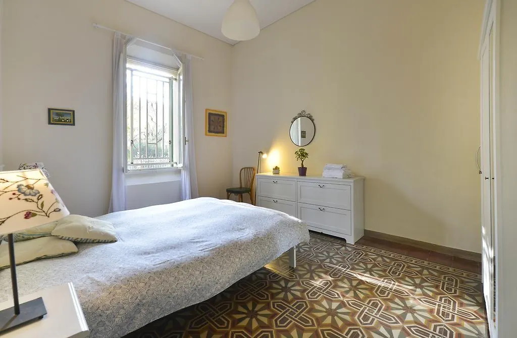 Lägenhet Ur-Nest Alberti - Garden Villa